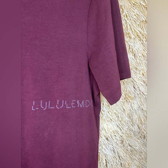 Lululemon Men’s ✨EUC✨5 Year Basic Tee *Lunar New Year 🌒Garnet Red🪩RARE 2020 - Picture 9 of 14